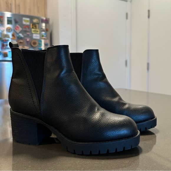 Shoes - women’s black faux leather boots